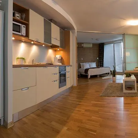 Apartment Sakala 22 *